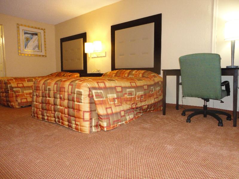 Plantation Inn & Lounge