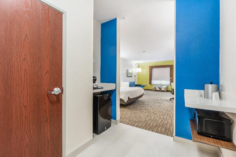 Holiday Inn Express Suites Van Buren-Ft Smith Area photo 18