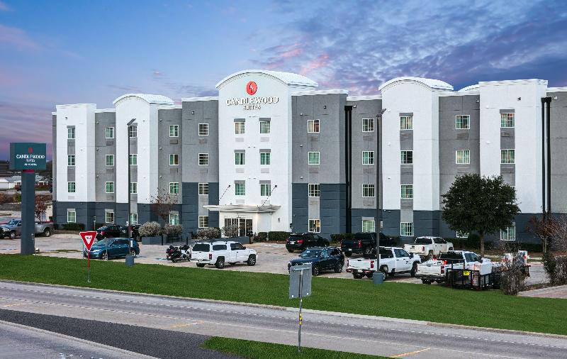 Candlewood Suites West Fort Worth image