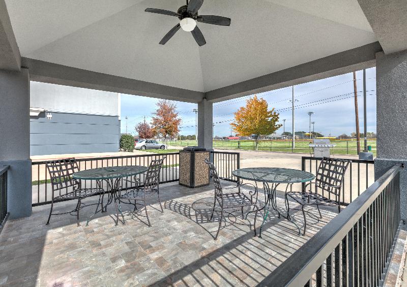 Candlewood Suites West Fort Worth image