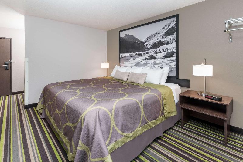Super 8 by Wyndham Kalispell Glacier National Park image