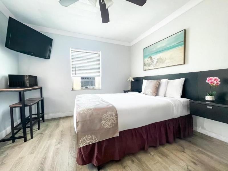 Silver Spray Motel - RB image