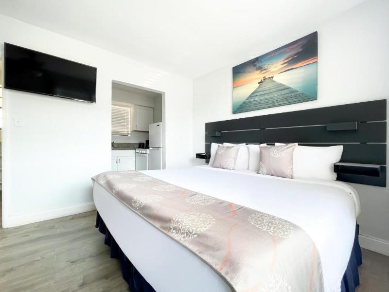 Silver Spray Motel - RB image