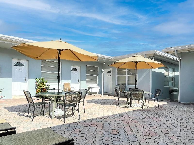 Silver Spray Motel - RB image