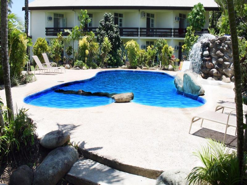 Hotel Oasis image