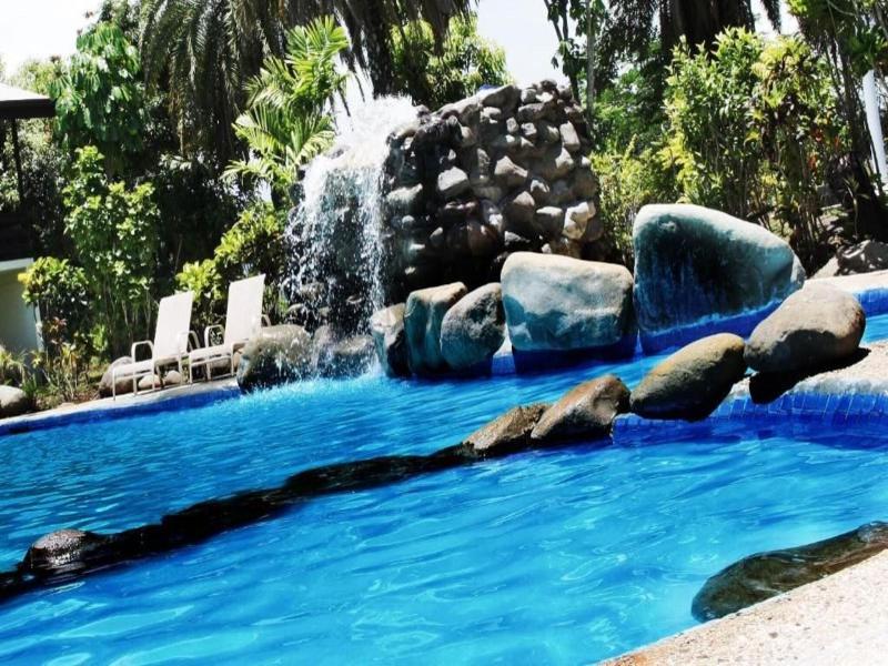 Hotel Oasis image
