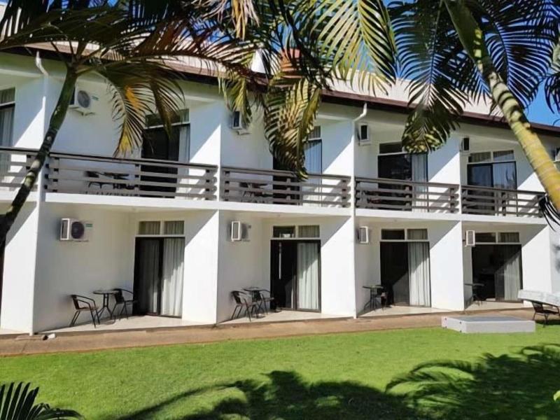 Hotel Oasis image