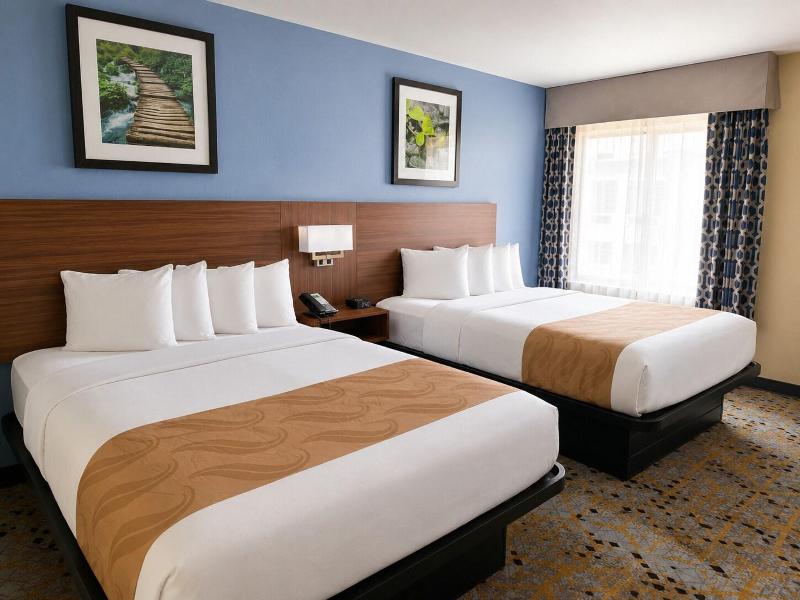 Holiday Lodge Hotel & Conference Center