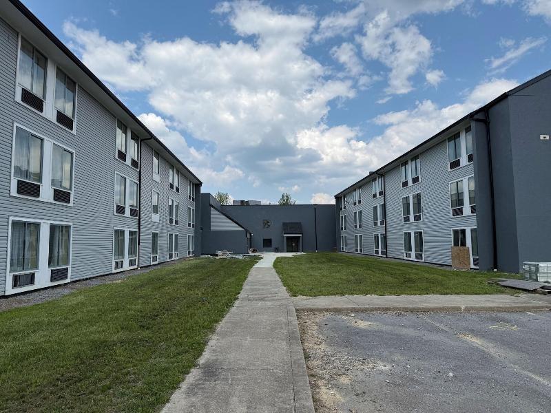 Holiday Lodge Hotel & Conference Center
