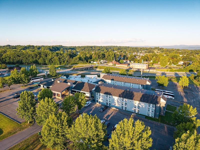 Holiday Lodge Hotel & Conference Center