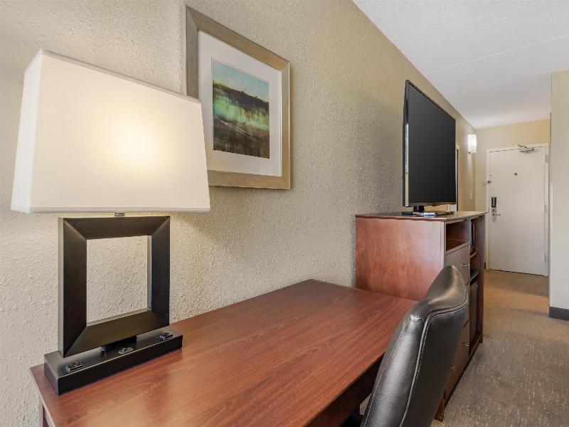 Best Western Fairmont image
