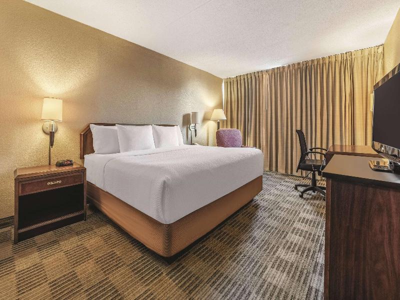 Ramada by Wyndham Fairfield NJ image