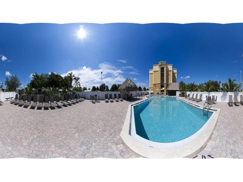 Holiday Inn Express Cape Coral - Fort Myers Area image
