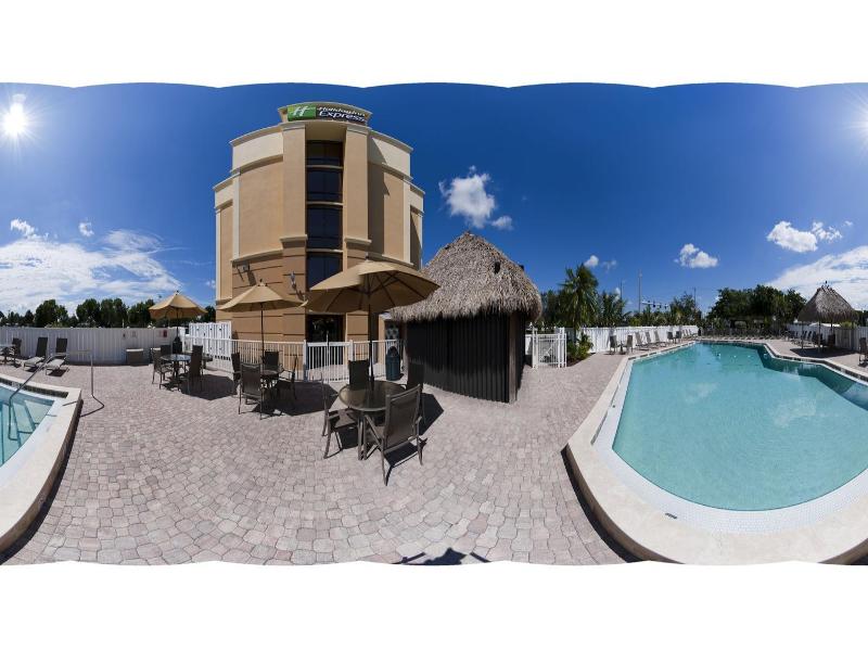 Holiday Inn Express Cape Coral - Fort Myers Area image
