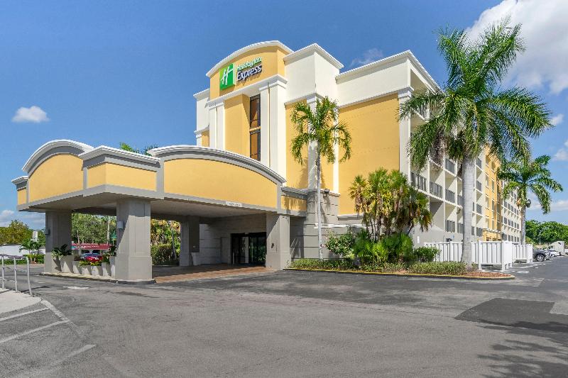 Holiday Inn Express Cape Coral - Fort Myers Area image