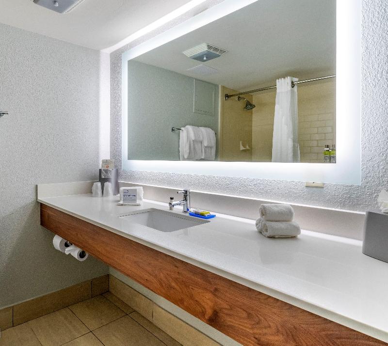 Holiday Inn Express Cape Coral - Fort Myers Area image
