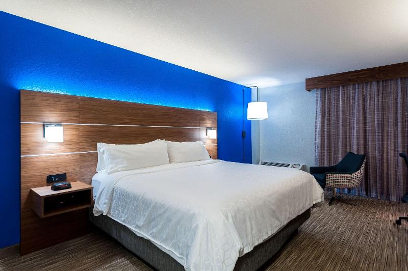 Holiday Inn Express Cape Coral - Fort Myers Area image