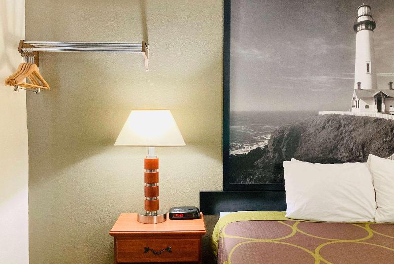 Super 8 by Wyndham Colorado Springs/Afa Area image
