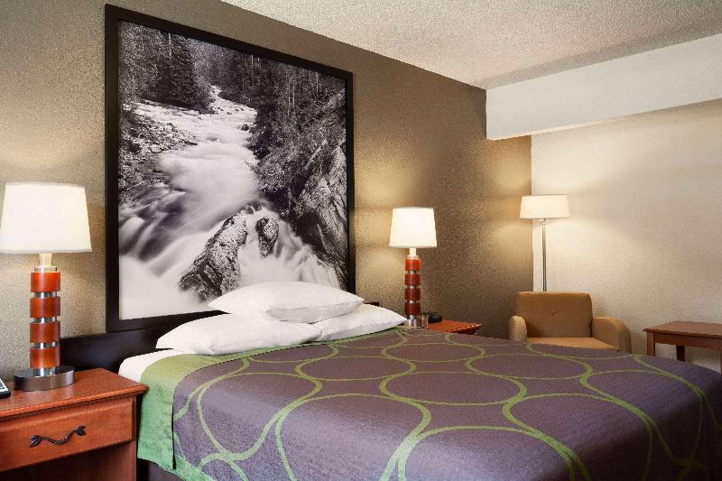Super 8 by Wyndham Colorado Springs/Afa Area image