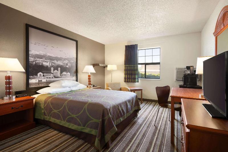 Super 8 by Wyndham Colorado Springs/Afa Area image