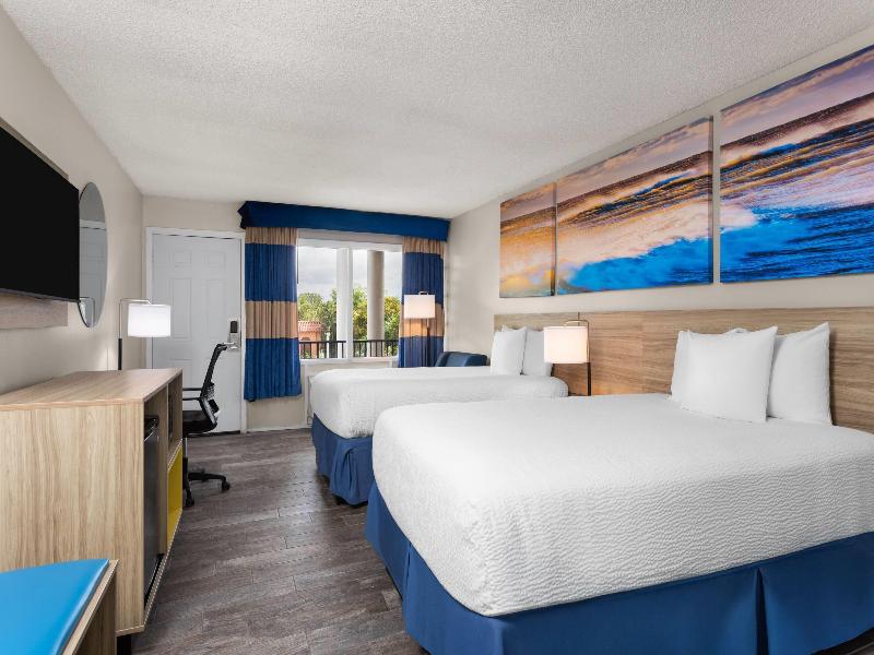 Days Inn by Wyndham Fort Myers Springs Resort image