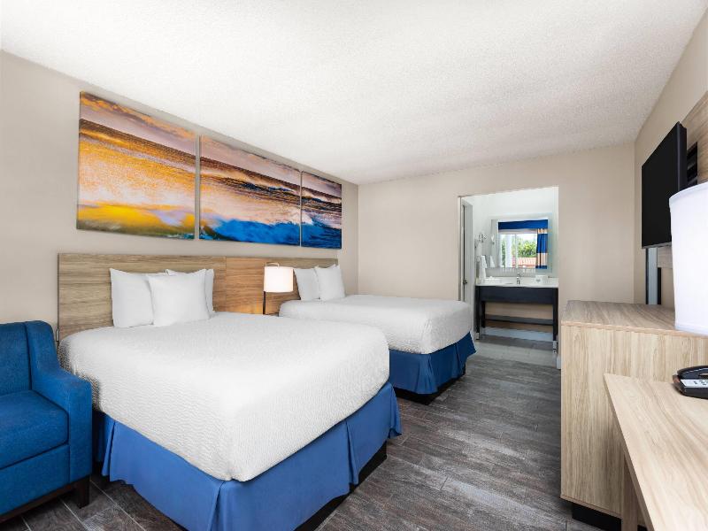 Days Inn by Wyndham Fort Myers Springs Resort image