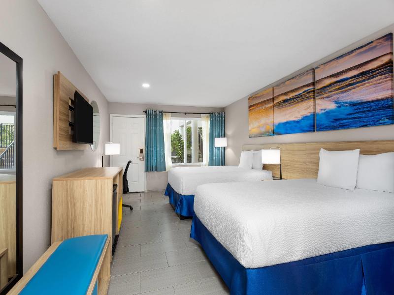 Days Inn by Wyndham Fort Myers Springs Resort image