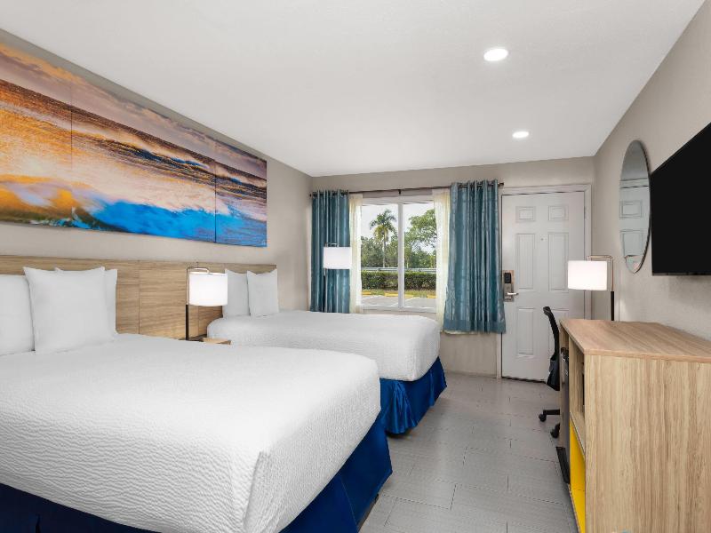 Days Inn by Wyndham Fort Myers Springs Resort image