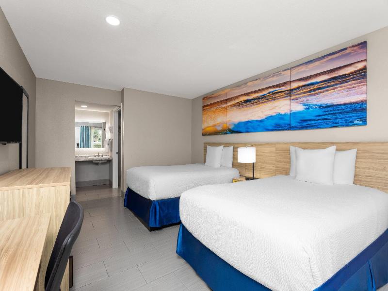 Days Inn by Wyndham Fort Myers Springs Resort image