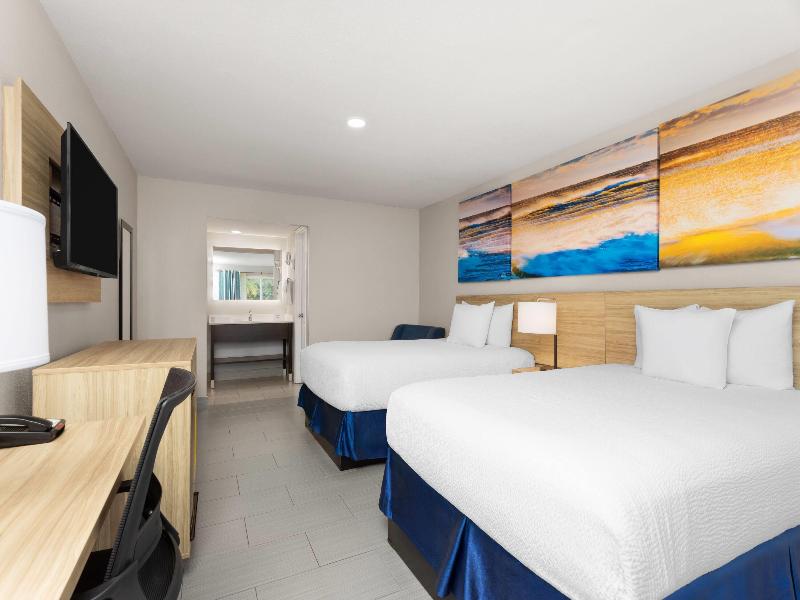 Days Inn by Wyndham Fort Myers Springs Resort image