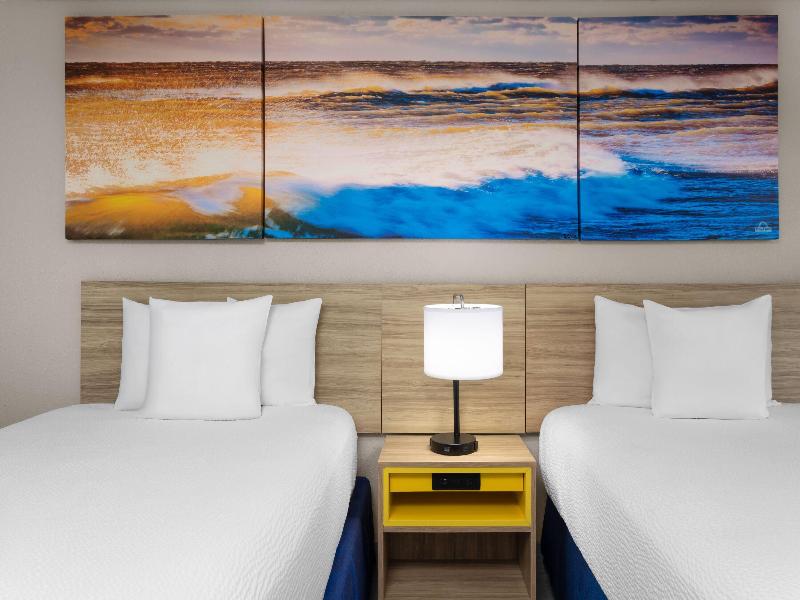 Days Inn by Wyndham Fort Myers Springs Resort image