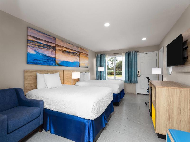 Days Inn by Wyndham Fort Myers Springs Resort image