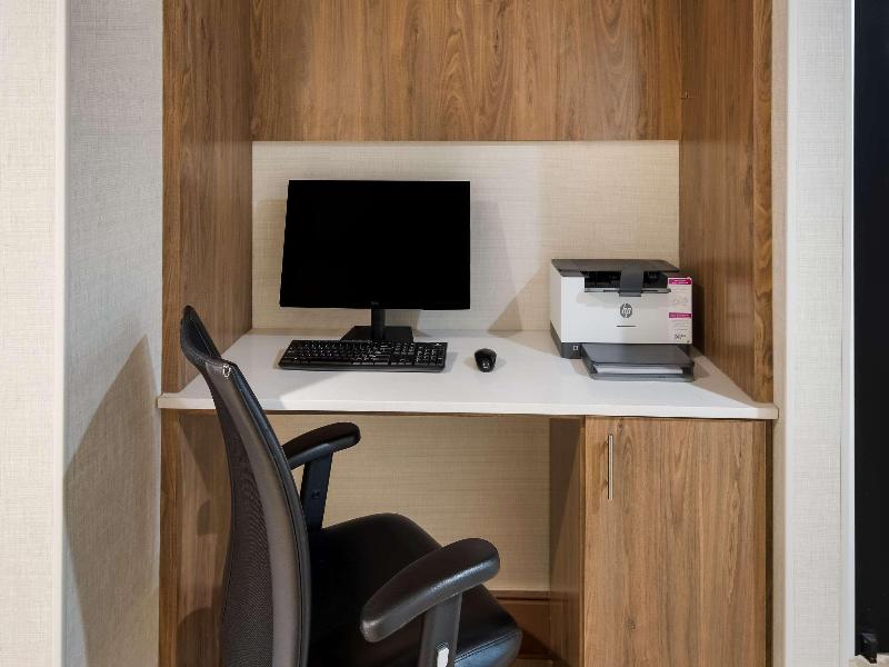 Comfort Inn & Suites Fishers - Indianapolis image