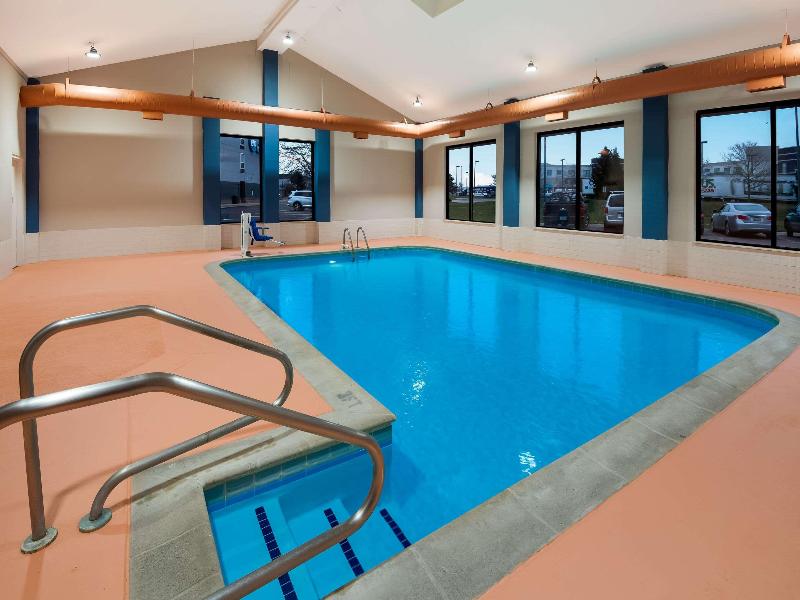 Comfort Inn & Suites Fishers - Indianapolis image