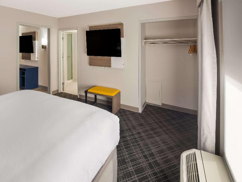 Comfort Inn & Suites Fishers - Indianapolis image