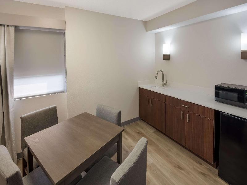 Comfort Inn & Suites Fishers - Indianapolis image