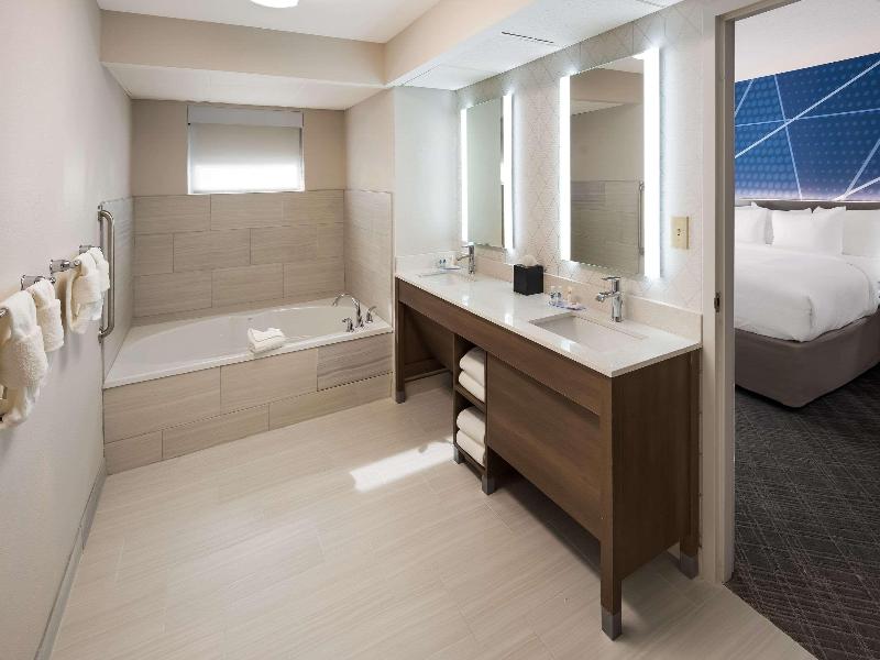 Comfort Inn & Suites Fishers - Indianapolis image
