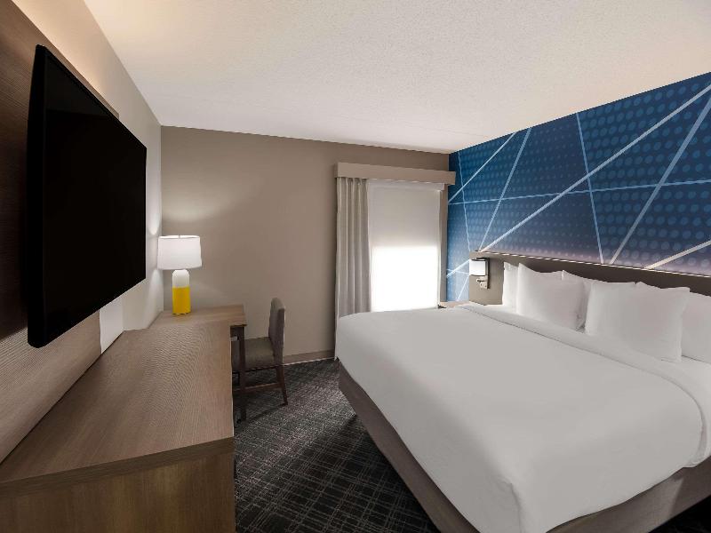 Comfort Inn & Suites Fishers - Indianapolis image