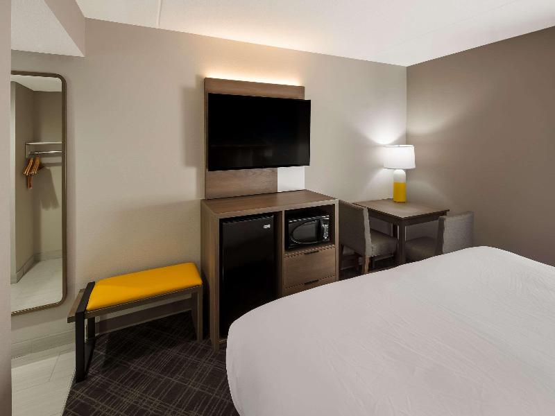 Comfort Inn & Suites Fishers - Indianapolis image