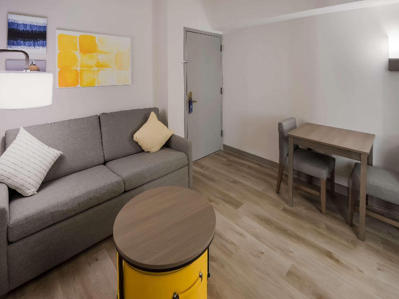 Comfort Inn & Suites Fishers - Indianapolis image