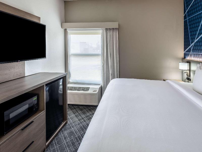 Comfort Inn & Suites Fishers - Indianapolis image