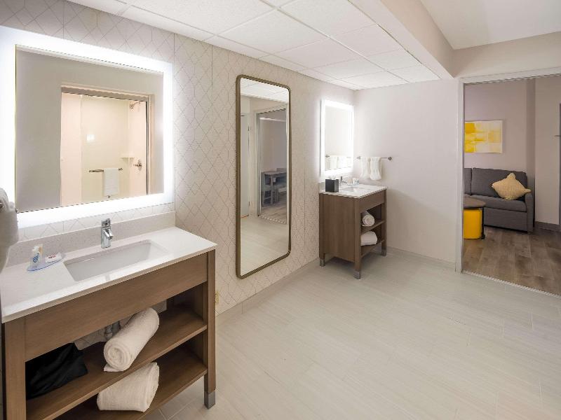 Comfort Inn & Suites Fishers - Indianapolis image