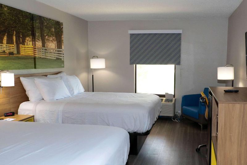 Days Inn By Wyndham Farmville image