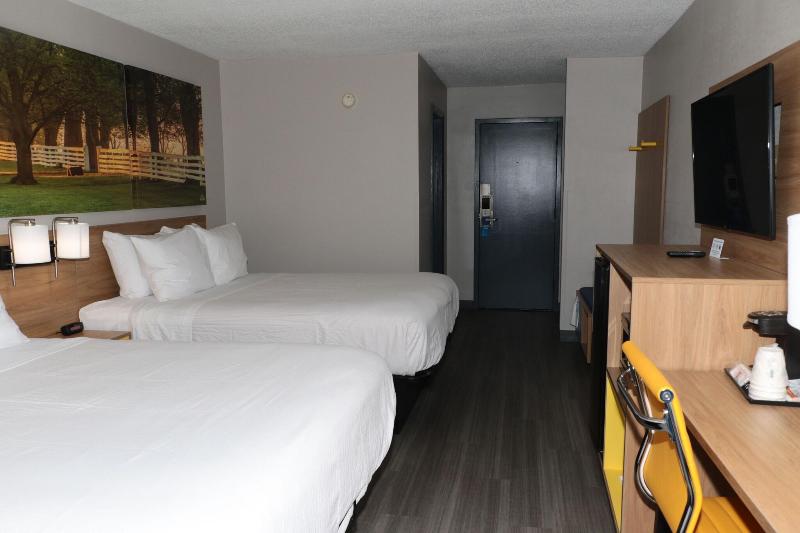 Days Inn By Wyndham Farmville image