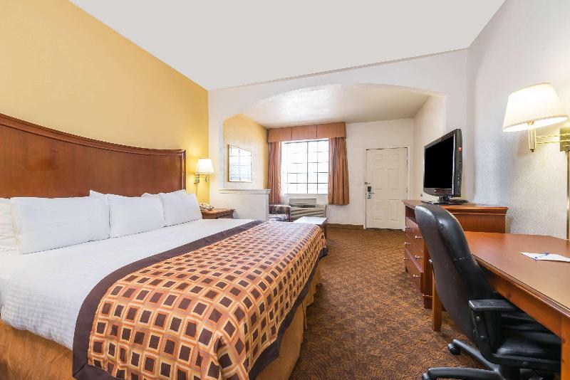Hotel Americas Best Value Inn & Suites-Fort Worth South