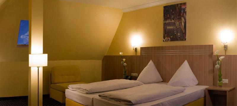 Hotel Cult Frankfurt City image