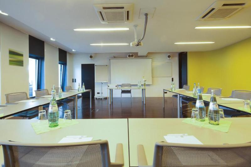 Hotel Cult Frankfurt City image