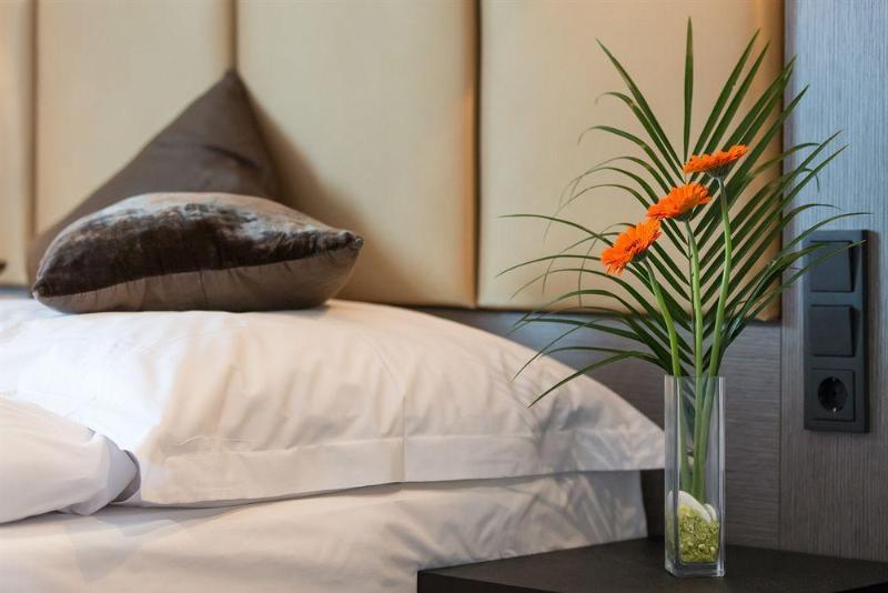 Hotel Cult Frankfurt City image