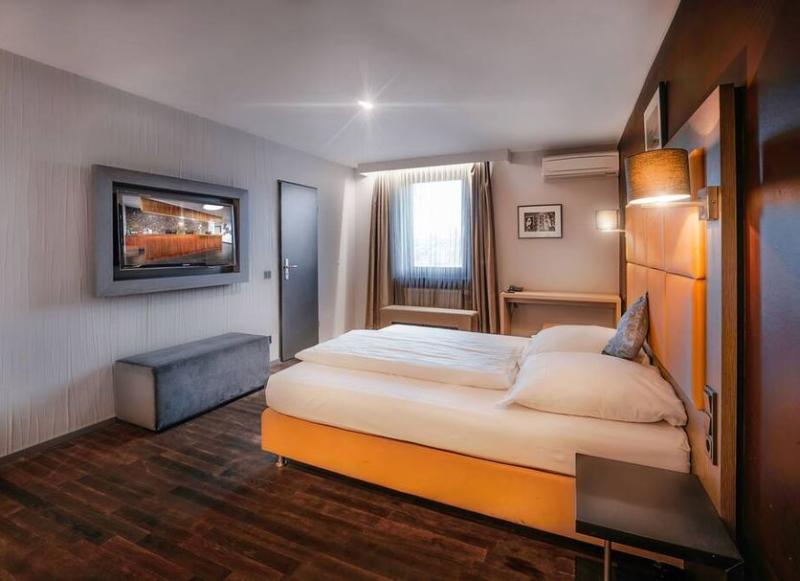 Hotel Cult Frankfurt City image