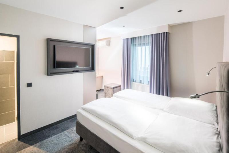 Hotel Cult Frankfurt City image